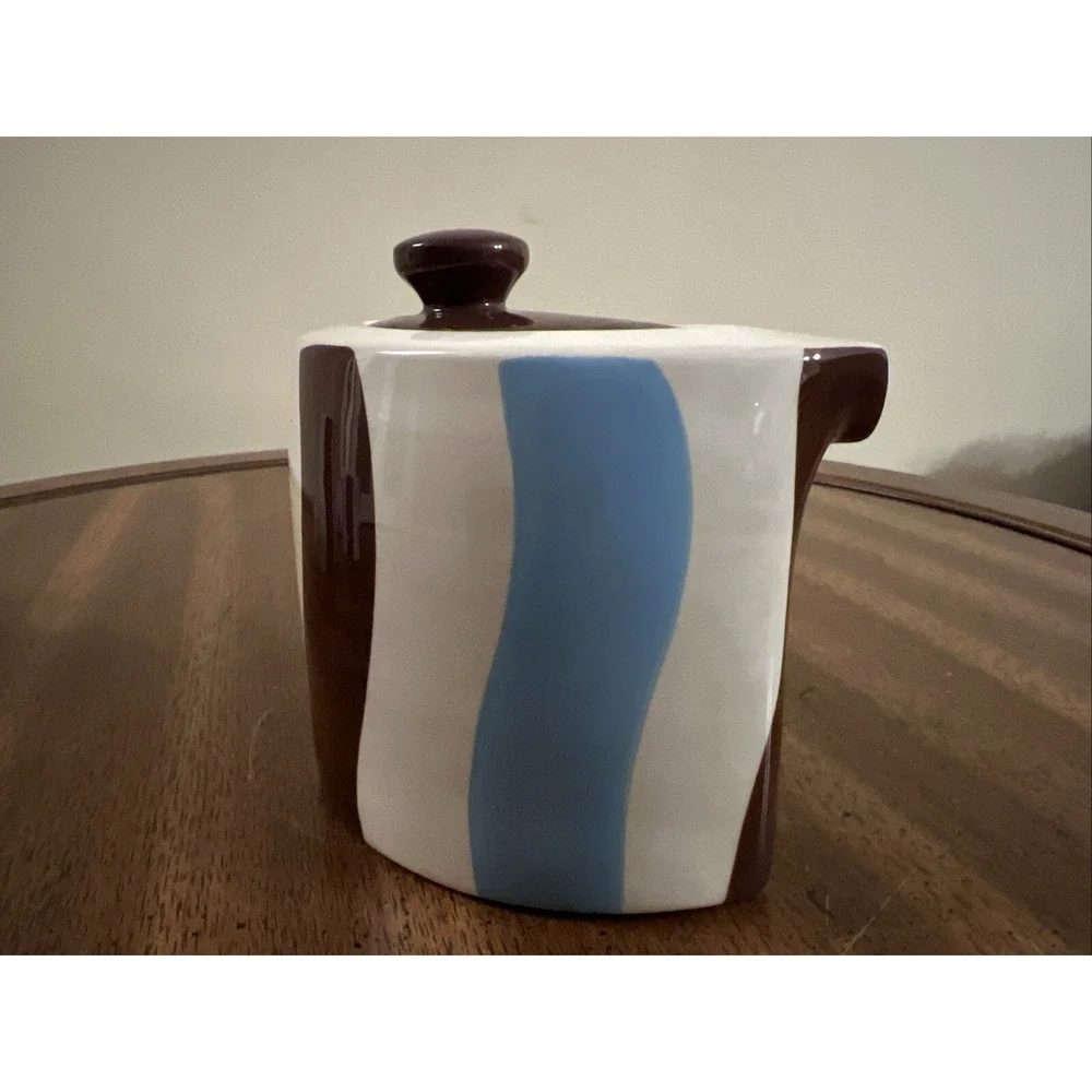 Hues N Brews 5 pc Nesting Tea/Coffee/Espresso set creamer pot cup/mug brown retr